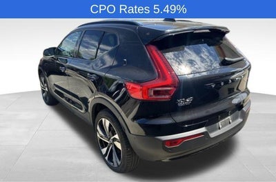 2023 Volvo XC40 B5 AWD Plus Dark Theme