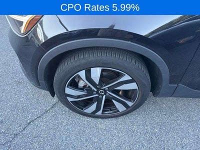 2023 Volvo XC40 B5 AWD Plus Dark Theme