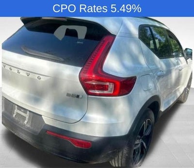 2023 Volvo XC40 B5 AWD Plus Dark Theme