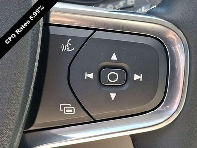 2023 Volvo XC40 B5 AWD Plus Dark Theme