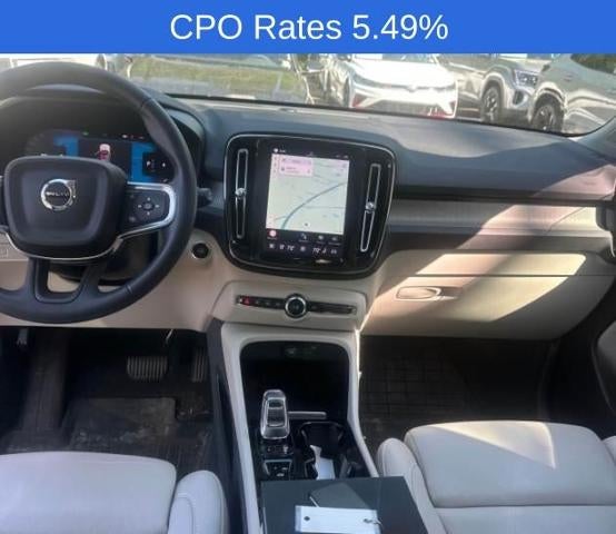 2023 Volvo XC40 B5 AWD Plus Dark Theme