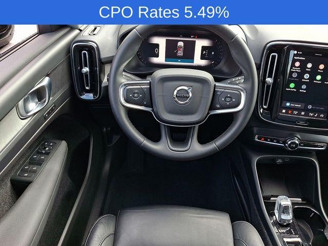 2023 Volvo XC40 B5 AWD Plus Dark Theme