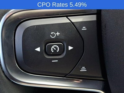 2023 Volvo XC40 B5 AWD Plus Dark Theme