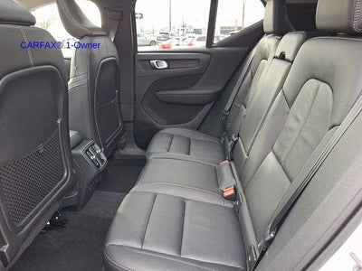 2023 Volvo XC40 B5 AWD Plus Dark Theme