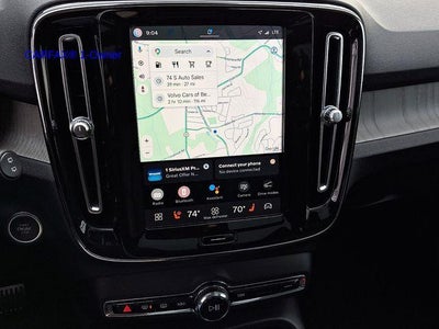 2023 Volvo XC40 B5 AWD Plus Dark Theme
