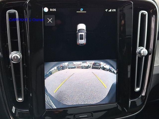 2023 Volvo XC40 B5 AWD Plus Dark Theme
