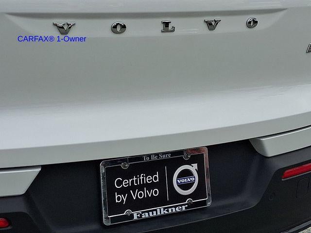2023 Volvo XC40 B5 AWD Plus Dark Theme