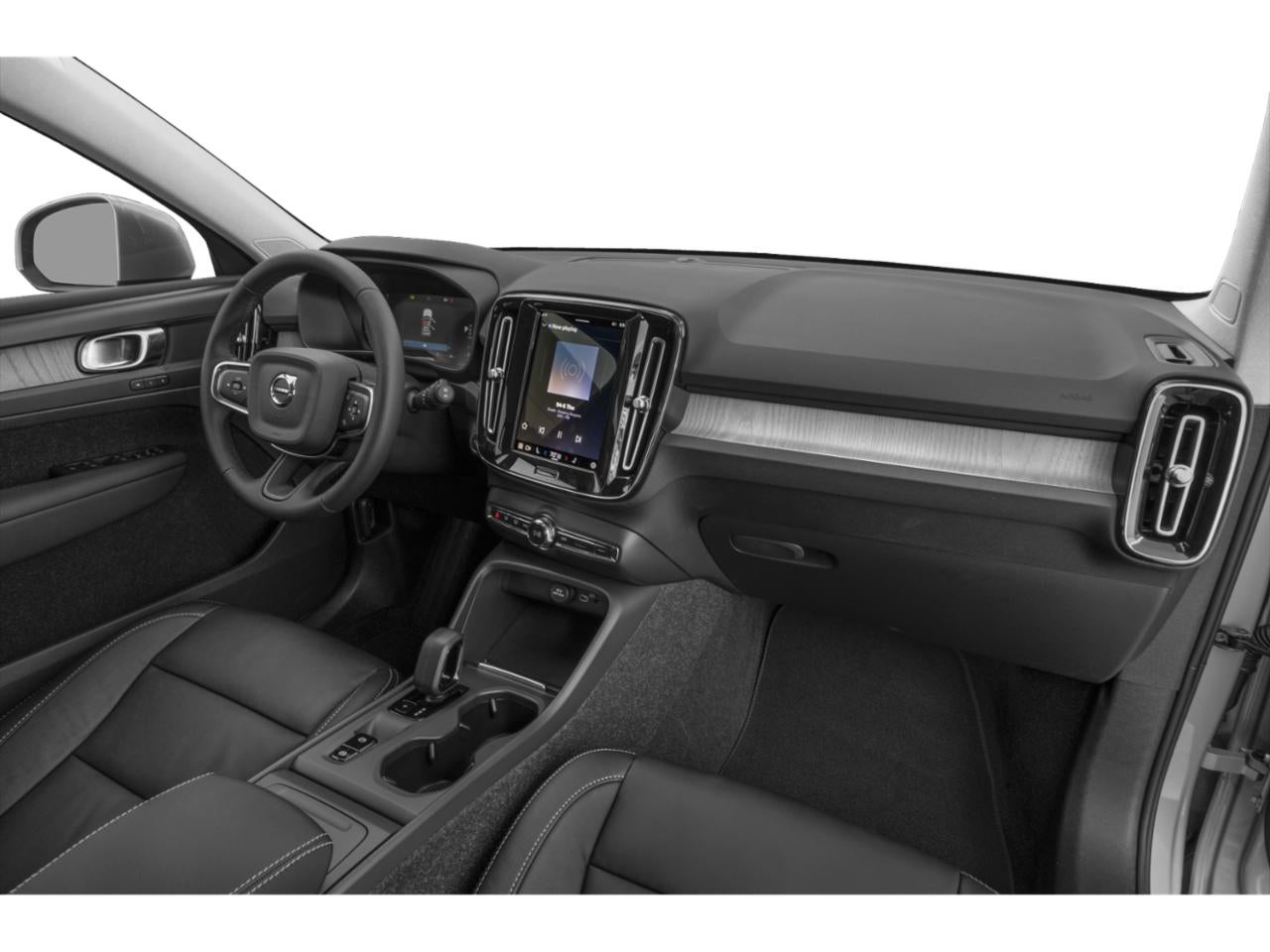 2023 Volvo XC40 B5 AWD Plus Dark Theme