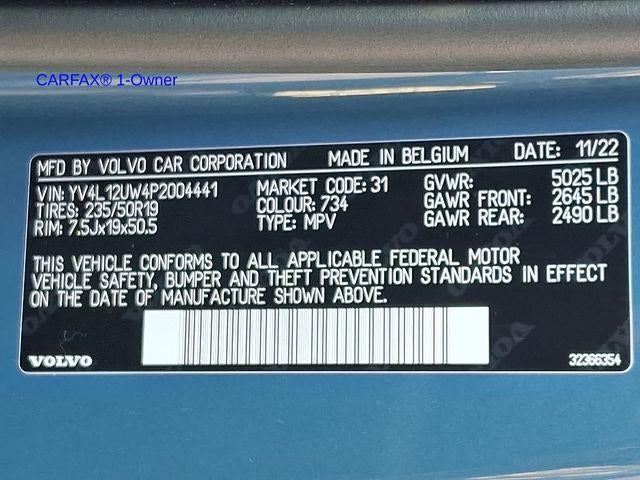 2023 Volvo XC40 B5 AWD Plus Dark Theme