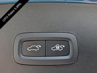 2023 Volvo XC40 B5 AWD Plus Dark Theme