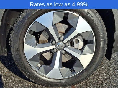 2023 Volvo XC40 B5 AWD Plus Dark Theme