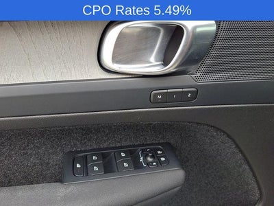 2023 Volvo XC40 B5 AWD Plus Dark Theme