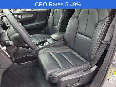 2023 Volvo XC40 B5 AWD Plus Dark Theme