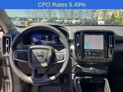2023 Volvo XC40 B5 AWD Plus Dark Theme