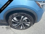 2023 Volvo XC40 B5 AWD Plus Dark Theme
