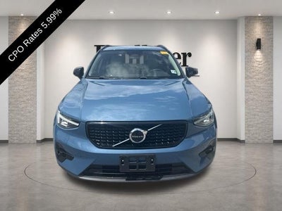 2023 Volvo XC40 B5 AWD Plus Dark Theme