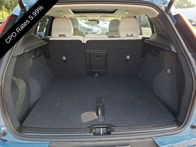 2023 Volvo XC40 B5 AWD Plus Dark Theme