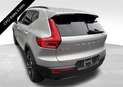 2023 Volvo XC40 B5 AWD Plus Dark Theme