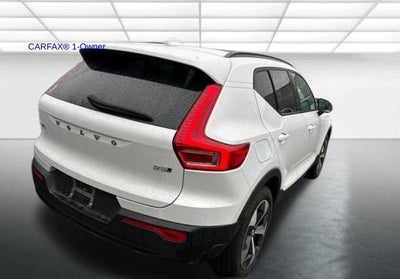 2023 Volvo XC40 B5 AWD Plus Dark Theme