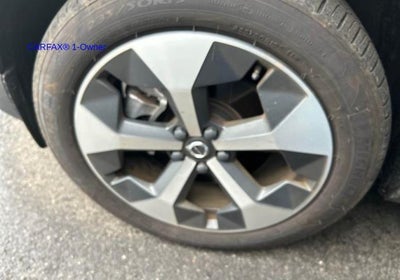 2023 Volvo XC40 B5 AWD Plus Dark Theme