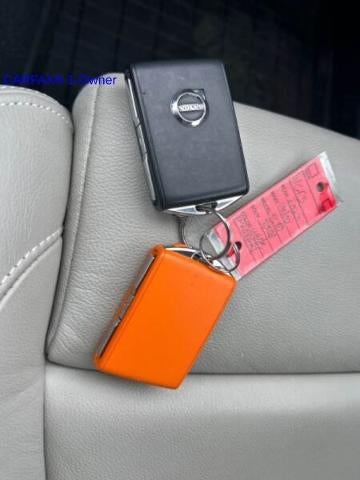 2023 Volvo XC40 B5 AWD Plus Dark Theme