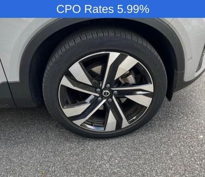 2023 Volvo XC40 B5 AWD Plus Dark Theme