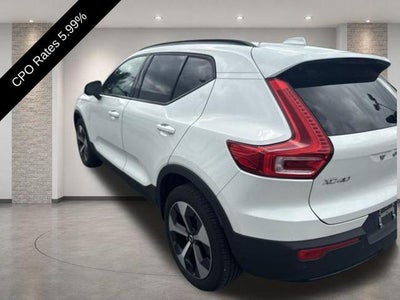 2023 Volvo XC40 B5 AWD Plus Dark Theme