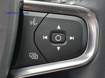 2023 Volvo XC40 B5 AWD Plus Dark Theme