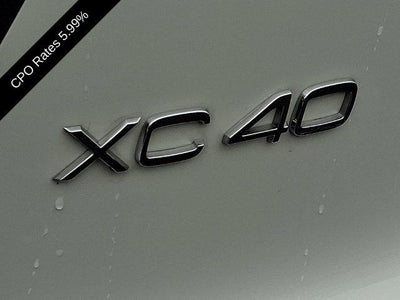 2023 Volvo XC40 B5 AWD Plus Dark Theme