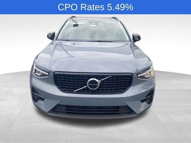 2023 Volvo XC40 B5 AWD Ultimate Dark Theme