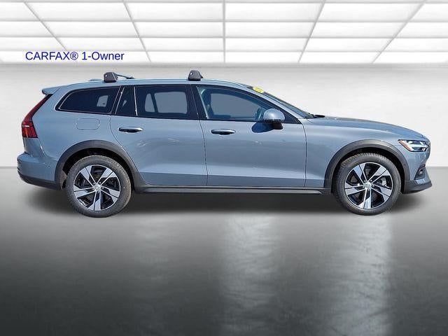 2024 Volvo V60 Cross Country B5 AWD Plus