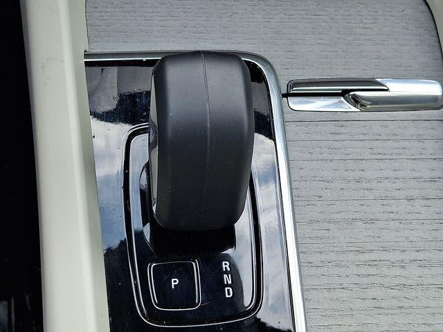 2025 Volvo XC60 B5 AWD Plus