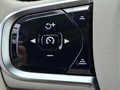 2025 Volvo XC60 B5 AWD Plus
