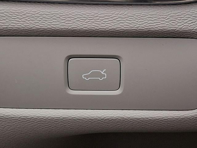 2025 Volvo XC60 B5 AWD Plus