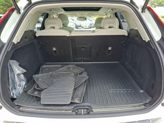 2025 Volvo XC60 B5 AWD Plus