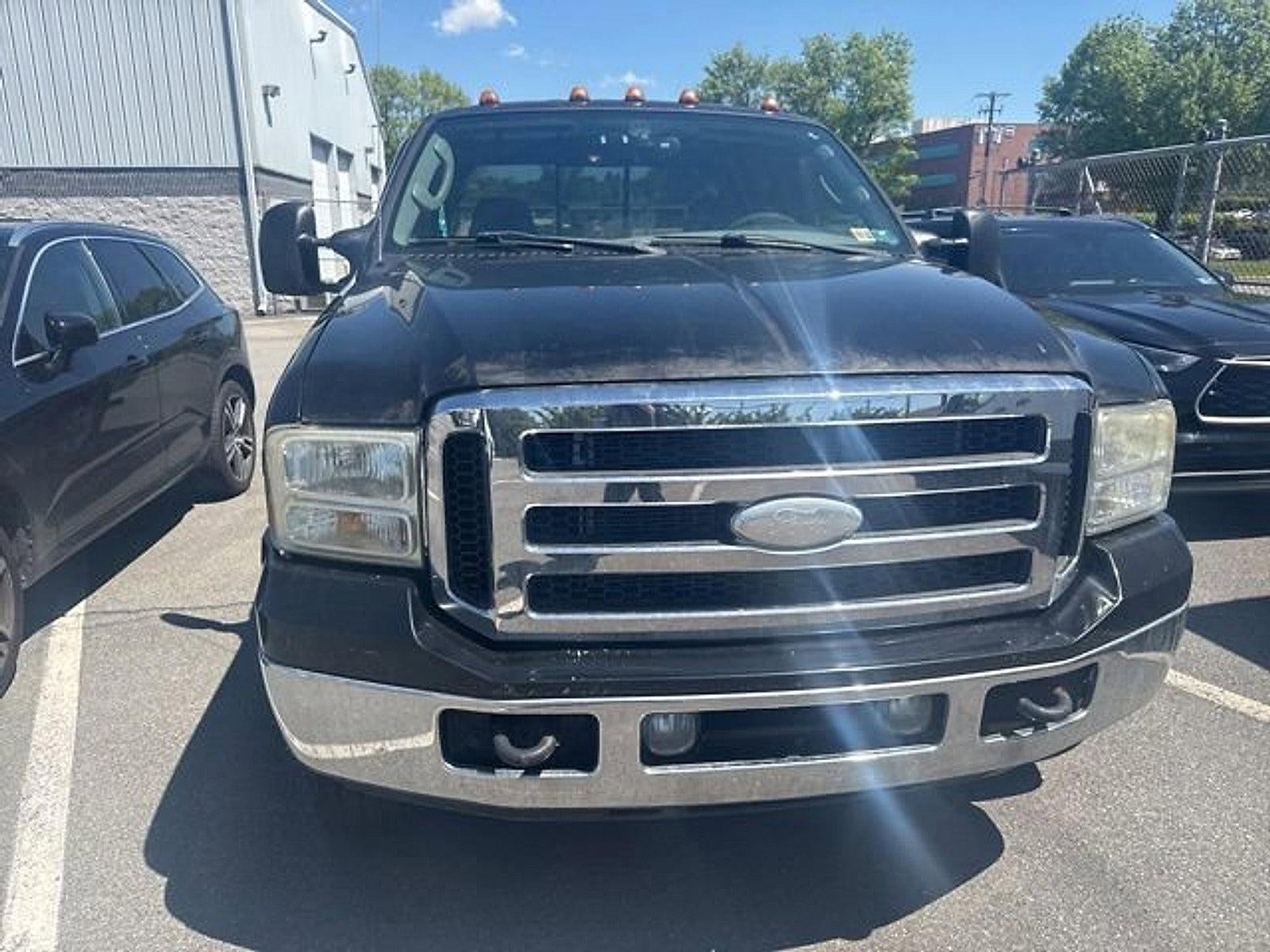 2005 Ford Super Duty F-350 SRW Lariat
