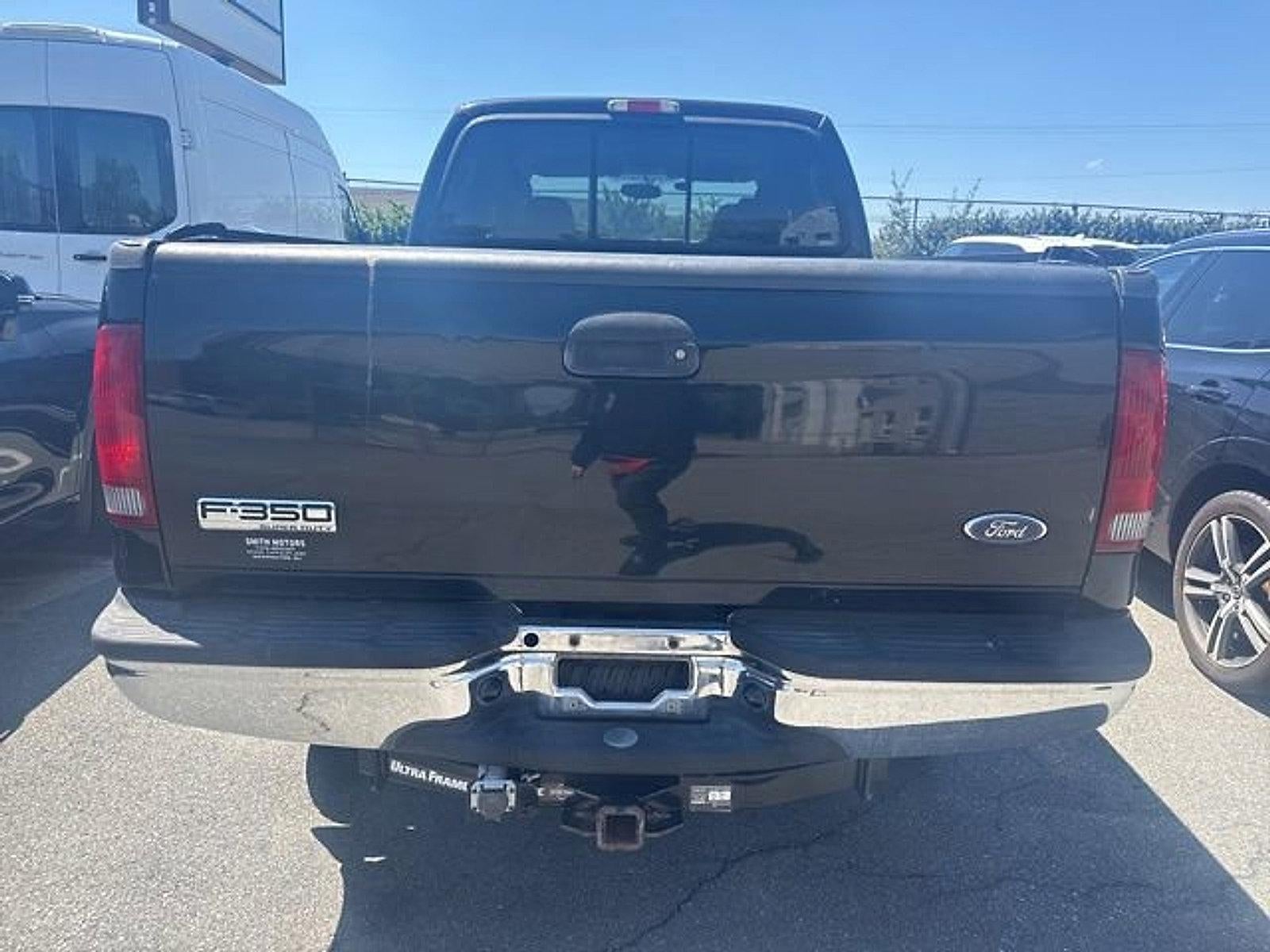 2005 Ford Super Duty F-350 SRW Lariat