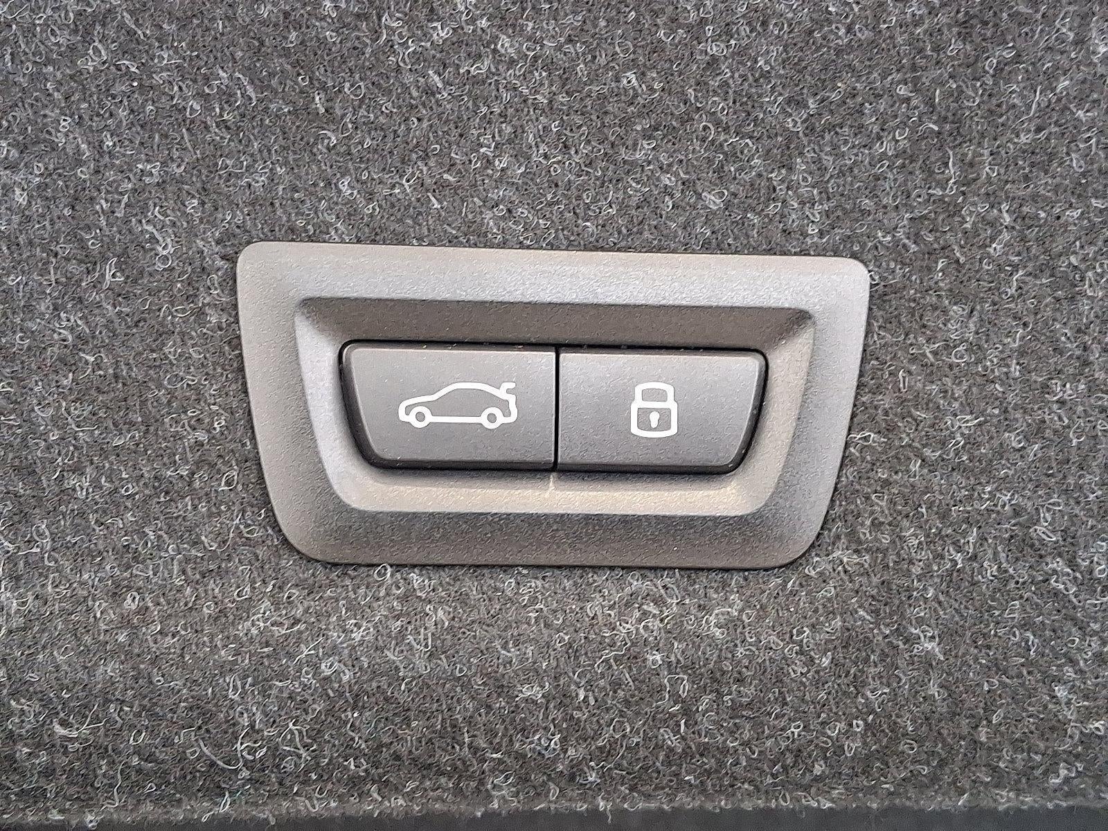 2025 BMW 330i xDrive Sedan