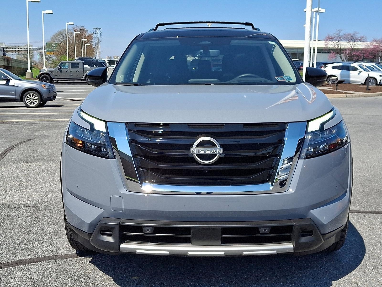 2025 Nissan Pathfinder Platinum 4WD