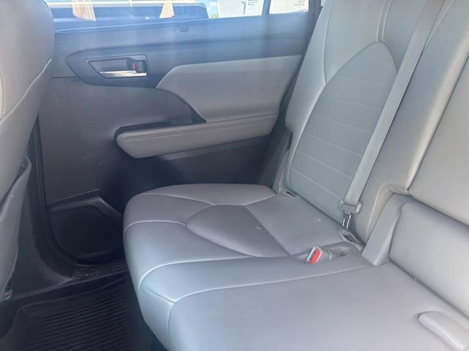 2021 Toyota Highlander XLE AWD (Natl)