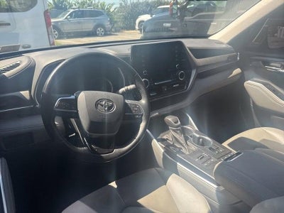 2021 Toyota Highlander XLE AWD (Natl)