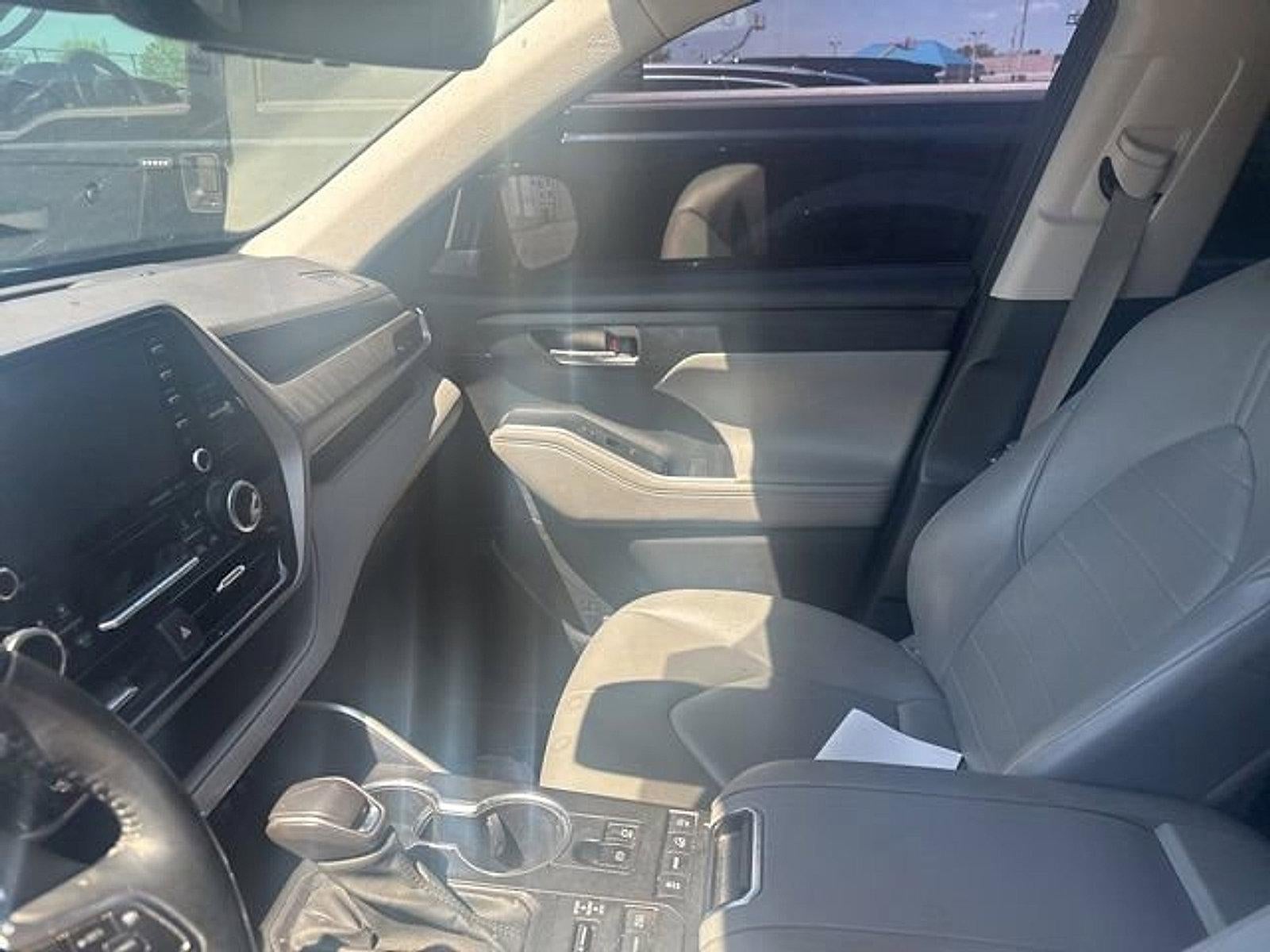 2021 Toyota Highlander XLE AWD (Natl)