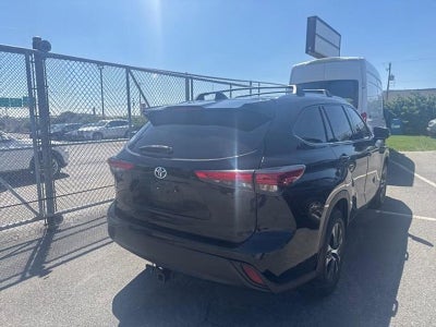 2021 Toyota Highlander XLE AWD (Natl)