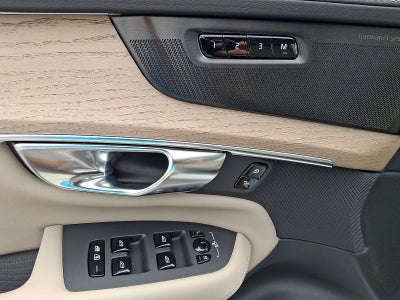 2025 Volvo XC90 2025.5 B6 AWD Ultra 7-Seater