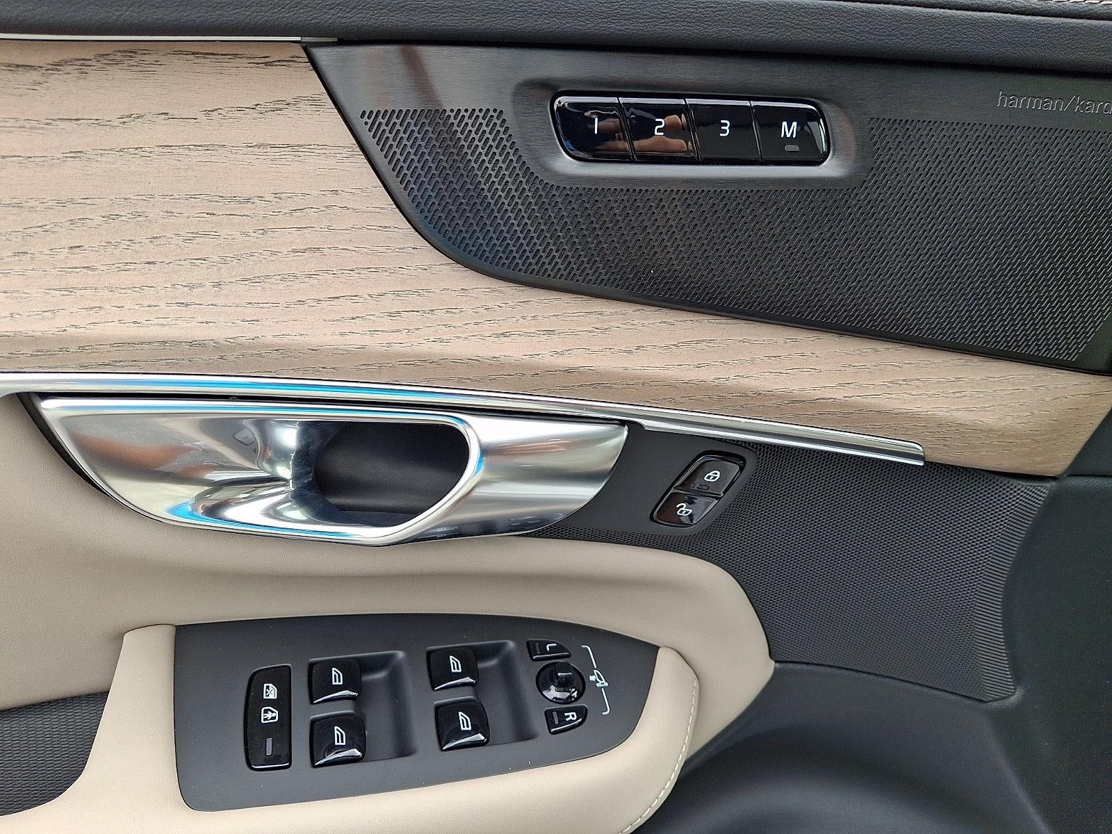 2025 Volvo XC90 2025.5 B6 AWD Ultra 7-Seater