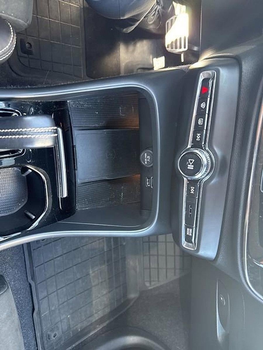 2021 Volvo XC40 T5 AWD R-Design