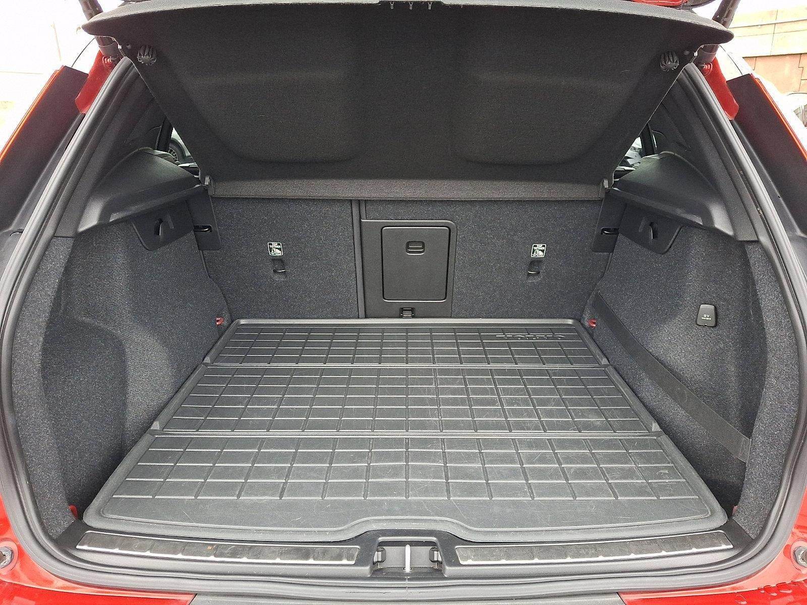 2021 Volvo XC40 T5 AWD R-Design