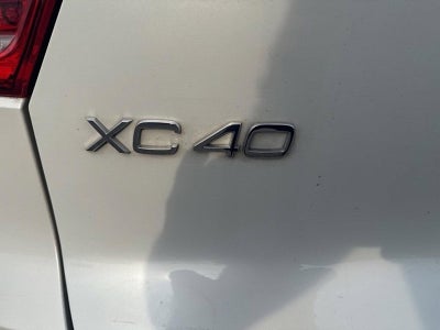 2020 Volvo XC40 T5 AWD R-Design