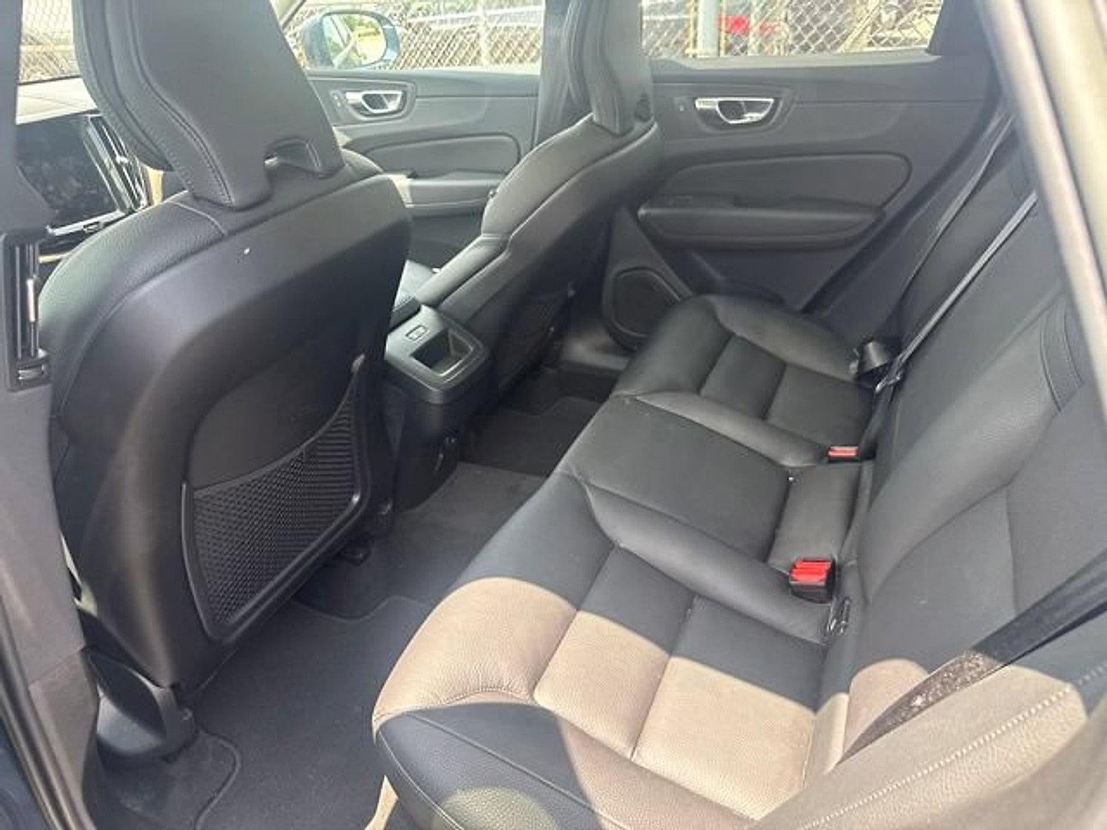 2023 Volvo XC60 B5 AWD Plus Bright Theme