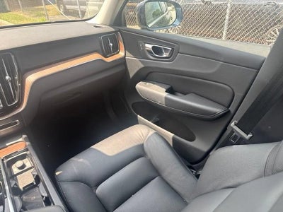 2023 Volvo XC60 B5 AWD Plus Bright Theme